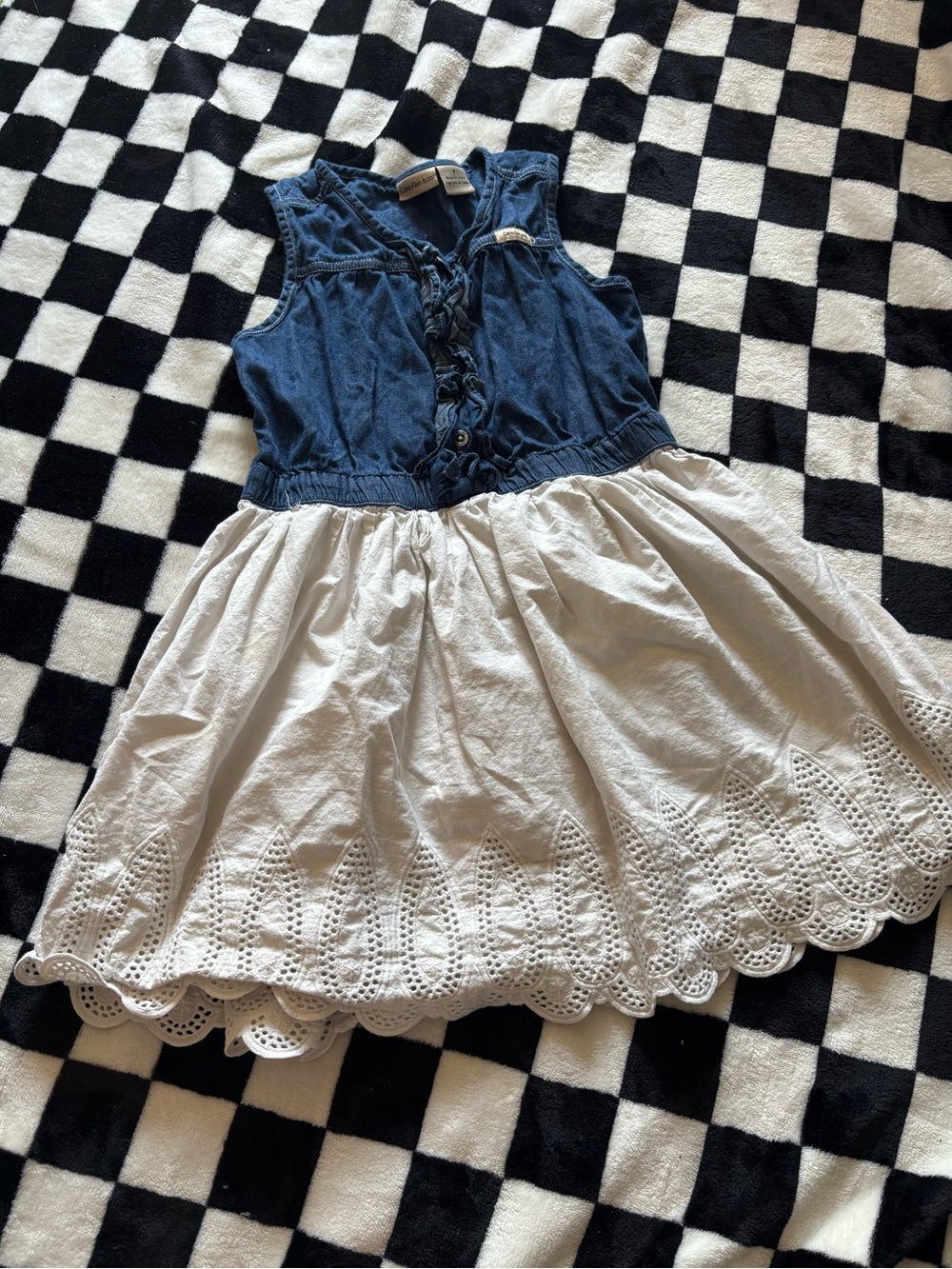 Free on bundle Size 7 Calvin Klein summer dress (stained)